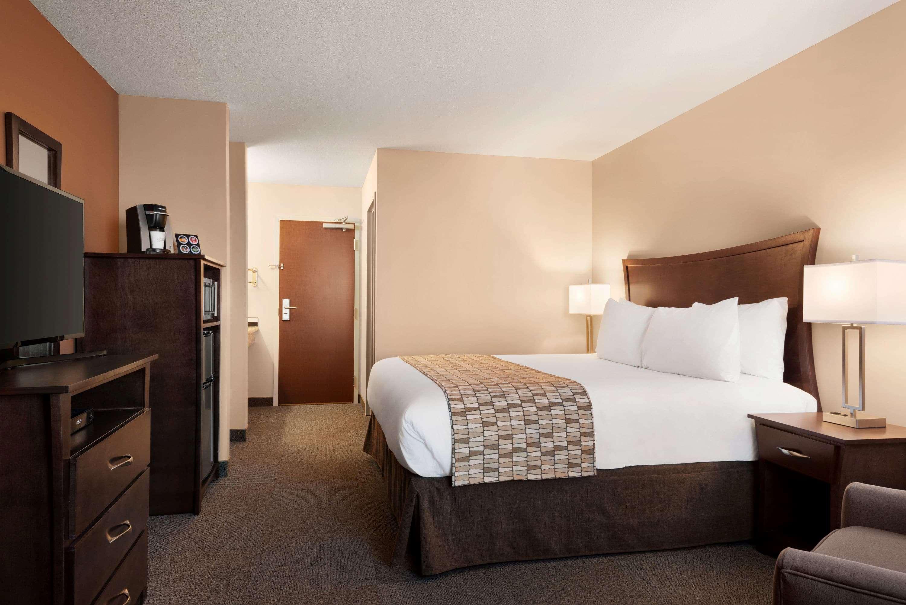 Travelodge By Wyndham Pincher Creek Eksteriør billede