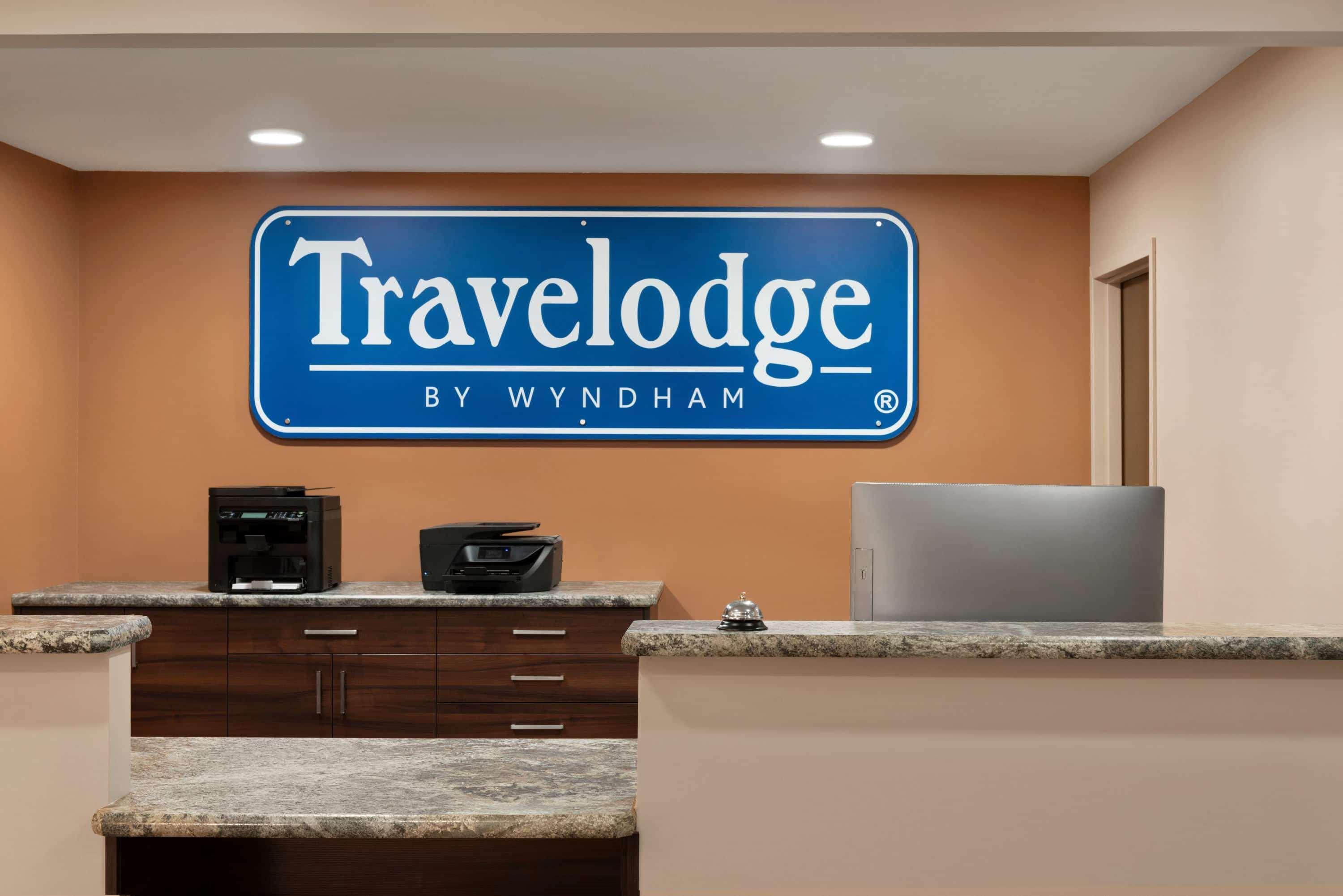 Travelodge By Wyndham Pincher Creek Eksteriør billede